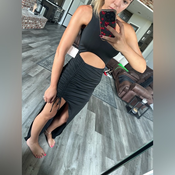 SUPERDOWN ALANIE MAXI DRESS BLACK. NWT - Picture 1 of 5